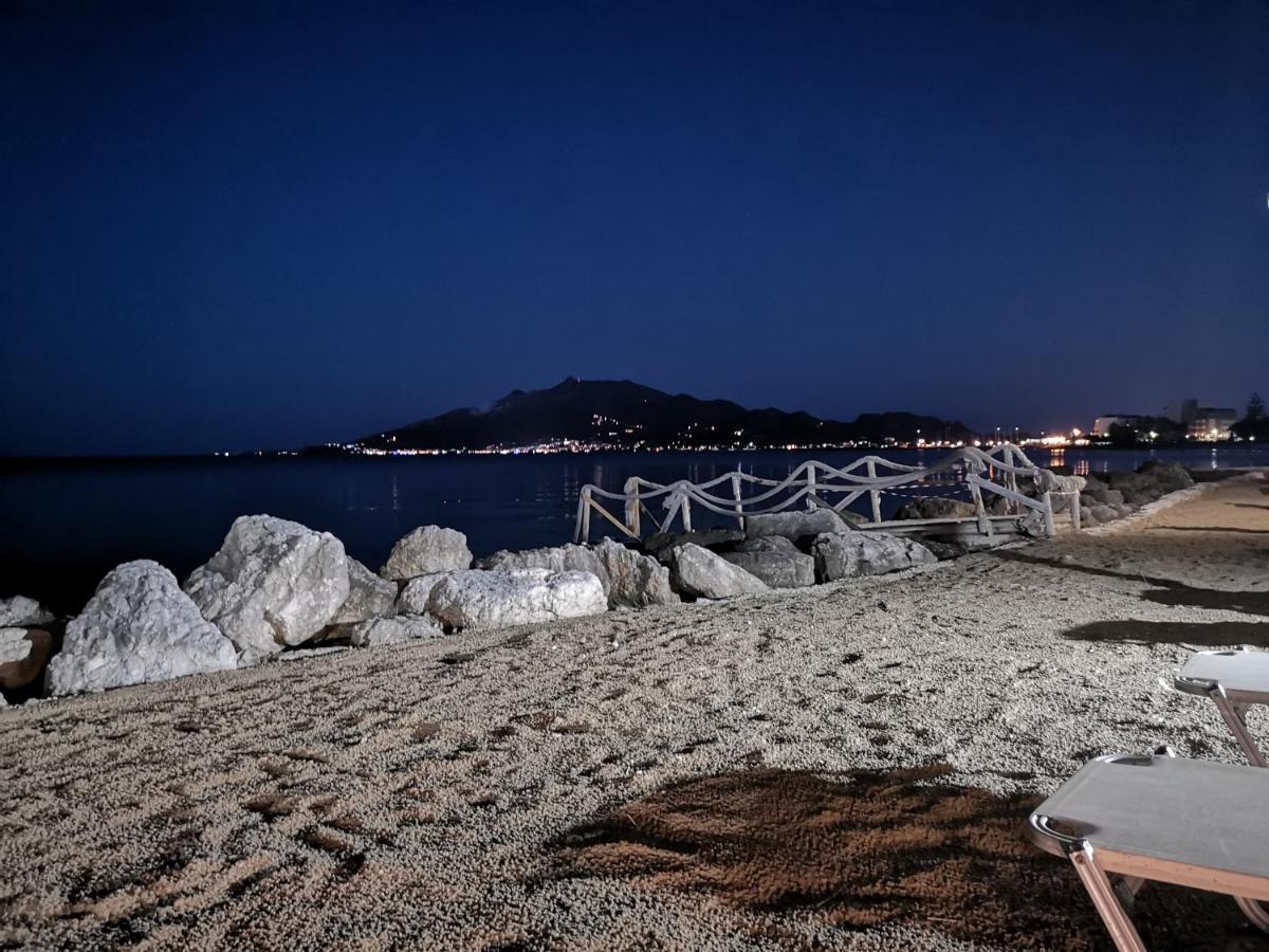 Point Ephemere Beachfront Apartments Zakynthos Town Ngoại thất bức ảnh